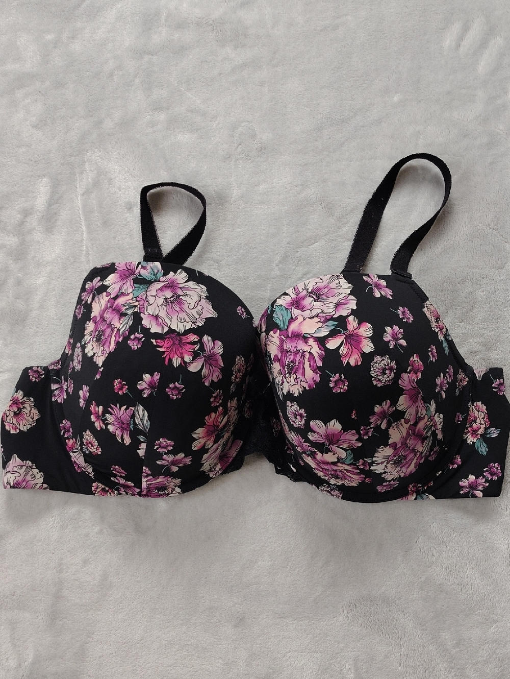 Torrid Curve Perfect Coverage Black & Pink Floral Push Up Smooth Bra Size 46 C